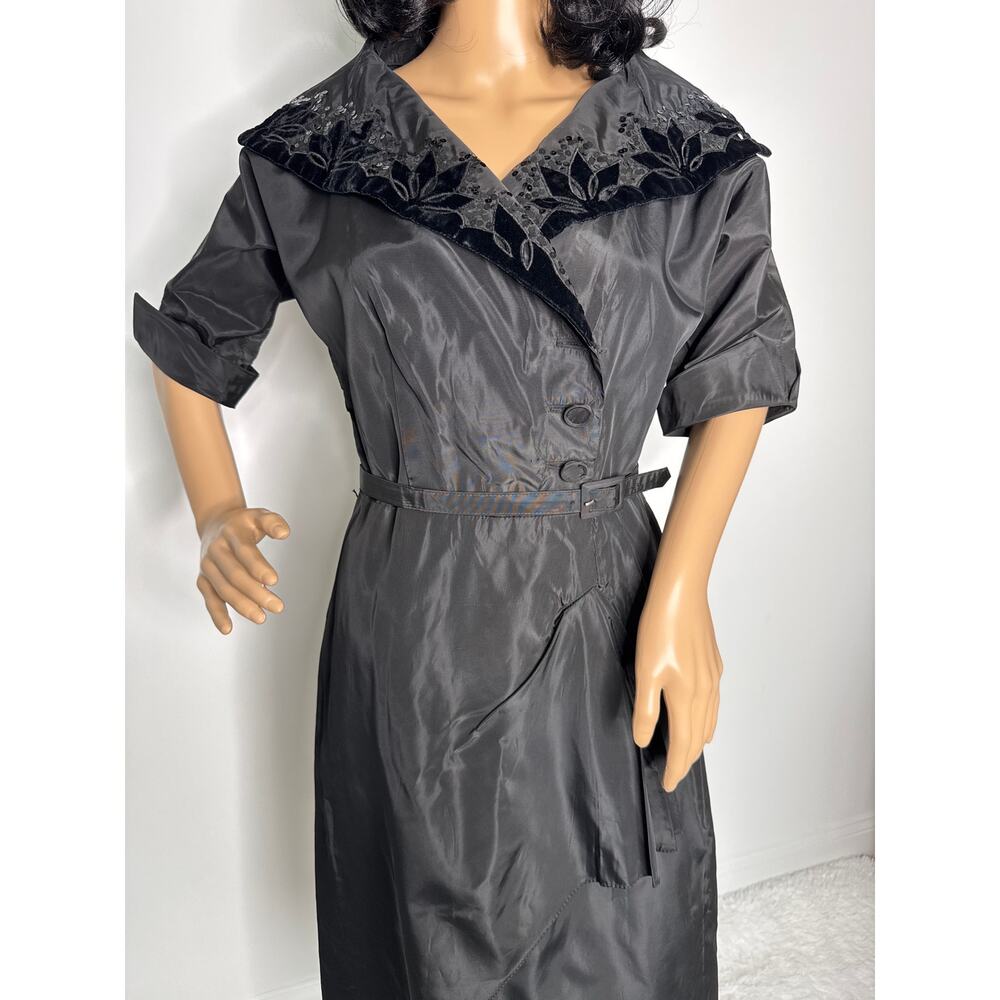 Vintage 1950s Black Cocktail belted Dress w/ Velvet Sequin Collar medium - Picture 9 of 16